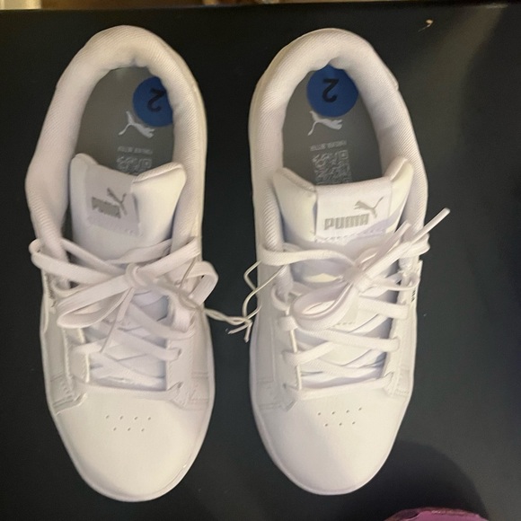 Kids size 2 PUMA - Picture 1 of 1